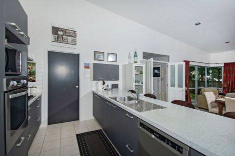 Photo of property in 4 Resolution Place, One Tree Point, 0118