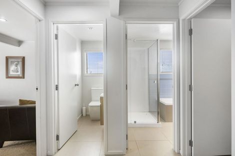 Photo of property in 52 The Circle, Manly, Whangaparaoa, 0930