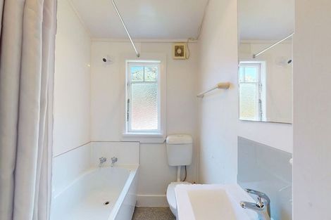 Photo of property in 3-5 Knoll Street, Island Bay, Wellington, 6023