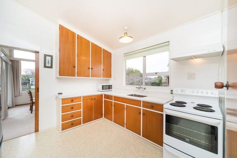 Photo of property in 12 Kapiti Place, Awapuni, Palmerston North, 4412