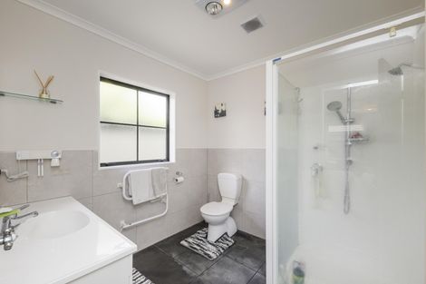 Photo of property in 145 Schnell Drive, Kelvin Grove, Palmerston North, 4414