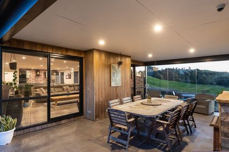 Photo of property in 527 Frankley Road, Hurworth, New Plymouth, 4371