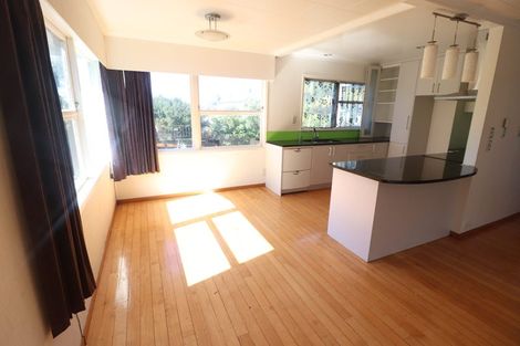 Photo of property in 11 Ellice Road, Totara Vale, Auckland, 0629