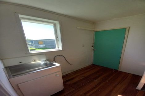 Photo of property in 1 Tairere Crescent, Rosehill, Papakura, 2113