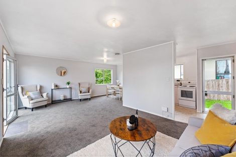 Photo of property in 5 Flaunty Place, West Harbour, Auckland, 0618