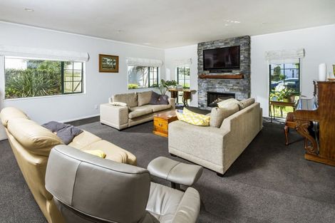 Photo of property in 23 Hugh Green Drive, Pinehill, Auckland, 0632