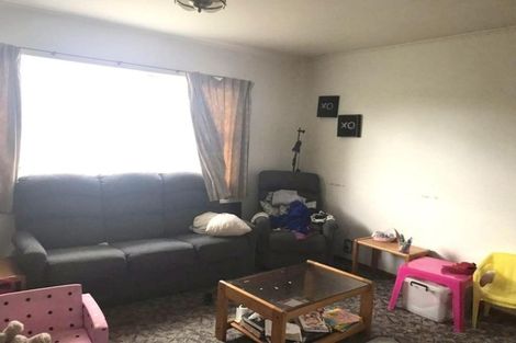 Photo of property in 6 Kaikoura Street, Henderson, Auckland, 0612