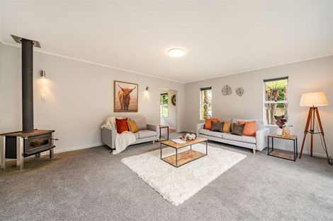 Photo of property in 34 Whirinaki Crescent, Heretaunga, Upper Hutt, 5018