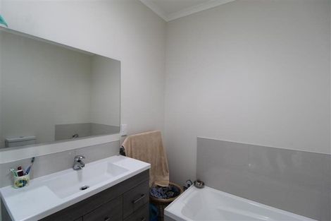 Photo of property in 13 Hakawai Avenue, Takanini, 2112