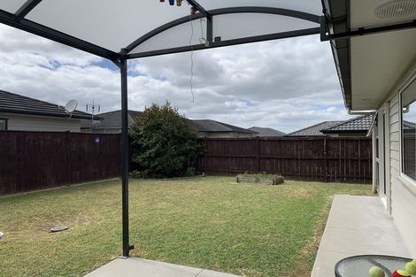 Photo of property in 8 Disley Road, Wattle Downs, Auckland, 2103