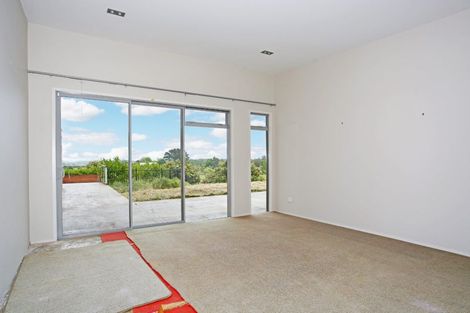 Photo of property in 58 Old Barn Road, Opaheke, Papakura, 2584