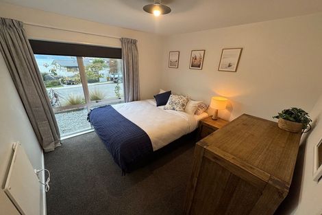 Photo of property in 46 Wynyard Crescent, Fernhill, Queenstown, 9300