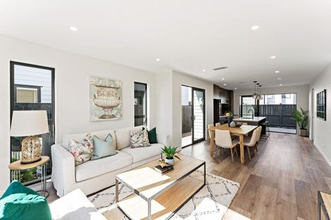 Photo of property in 136 Vintry Drive, Kumeu, 0810