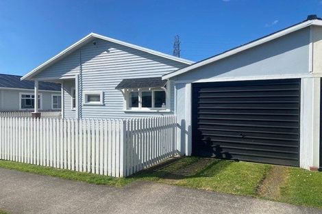 Photo of property in 373 Carrington Street, Upper Vogeltown, New Plymouth, 4310