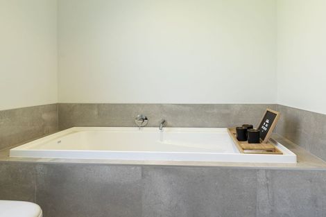 Photo of property in 5a Glenelg Lane, Jacks Point, 9371