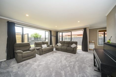 Photo of property in 5 Angelina Way, Kelvin Grove, Palmerston North, 4414