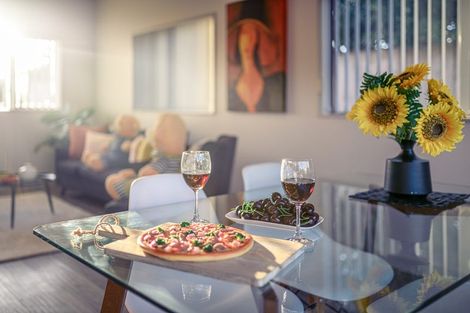 Photo of property in 13a Kingdale Road, Henderson, Auckland, 0610