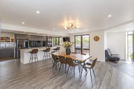 Photo of property in 2 Huata Place, West End, Palmerston North, 4412