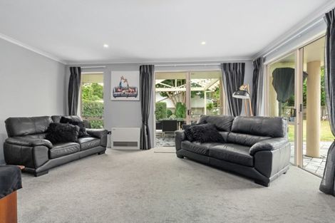 Photo of property in 2 Fernwater Place, Flagstaff, Hamilton, 3210