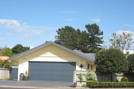 Photo of property in 11 Royal Heights, Glen Avon, New Plymouth, 4312