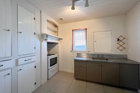 Photo of property in 30b Selwyn Road, Cockle Bay, Auckland, 2014