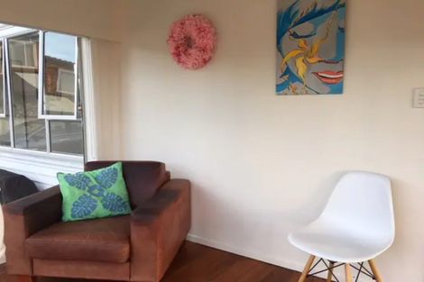 Photo of property in 63a Kiwi Esplanade, Mangere Bridge, Auckland, 2022