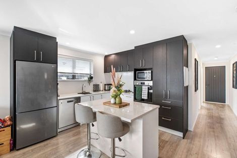 Photo of property in 11 Survila Street, Takanini, 2110