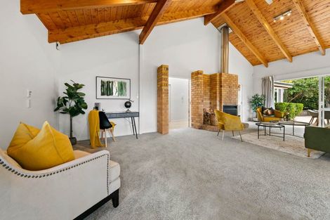 Photo of property in 18 Burgundy Park Avenue, Henderson, Auckland, 0612