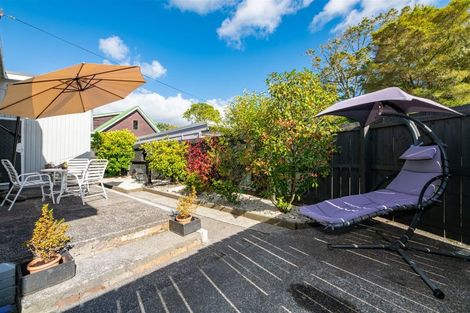 Photo of property in 2/176 Henderson Valley Road, Henderson, Auckland, 0612