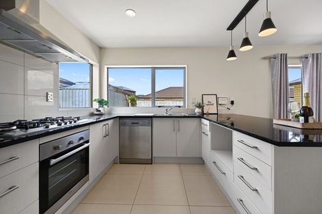 Photo of property in 22 Hector Drive, Rototuna North, Hamilton, 3210