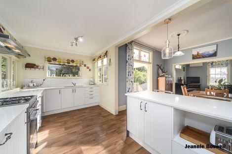 Photo of property in 110 Hastings Street, Halcombe, Feilding, 4779