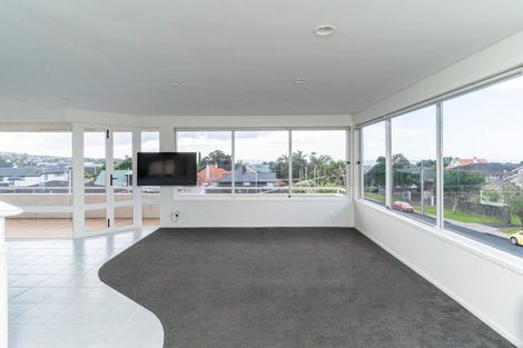 Photo of property in 1/2 Ocean View Road, Milford, Auckland, 0620