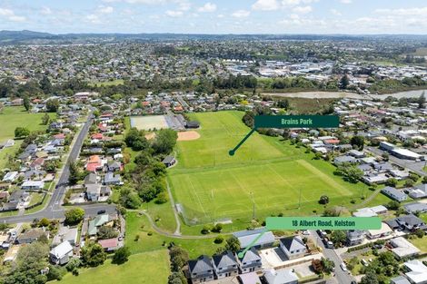 Photo of property in 2/18 Albert Road, Kelston, Auckland, 0602