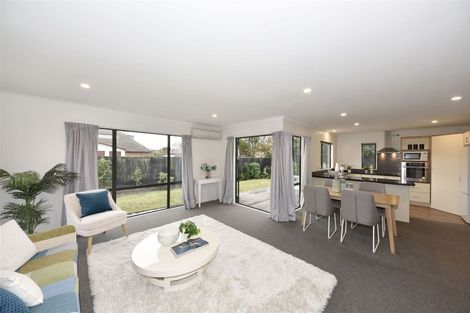 Photo of property in 2/24 Withells Road, Avonhead, Christchurch, 8042