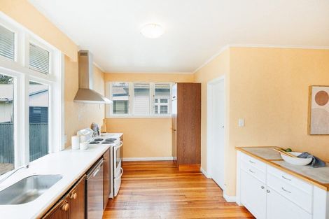 Photo of property in 7 Hobson Place, Takaro, Palmerston North, 4412