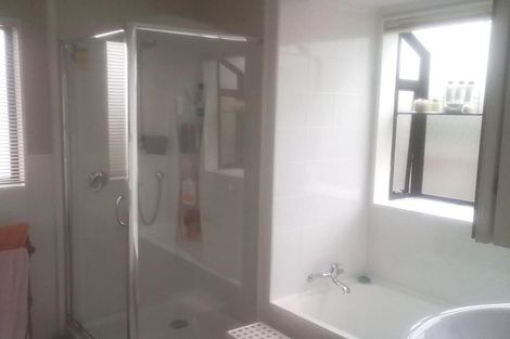 Photo of property in 141 West Harbour Drive, West Harbour, Auckland, 0618