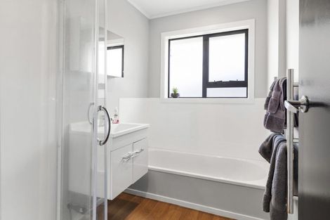 Photo of property in 5 Colorado Grove, Brooklyn, Wellington, 6021