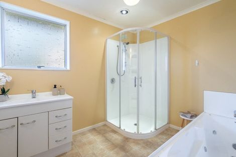 Photo of property in 120 Great North Road, Winton, 9720