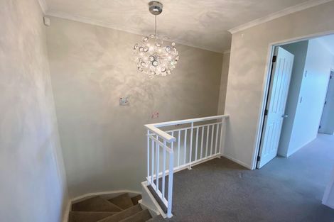 Photo of property in 2/27 Lucienne Drive, Ranui, Auckland, 0612