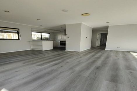 Photo of property in 2/11 Roseneath Place, Birkdale, Auckland, 0626