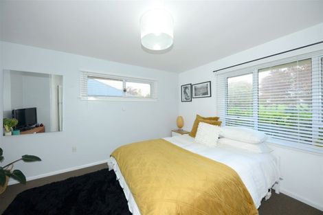 Photo of property in 338 Memorial Avenue, Burnside, Christchurch, 8053
