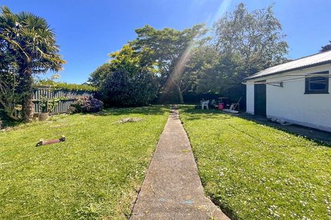 Photo of property in 2 Hendon Place, West End, Palmerston North, 4412