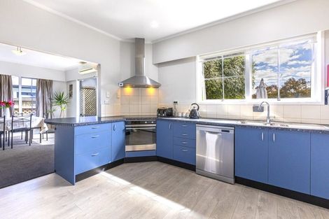 Photo of property in 114 Avondale Road, Taradale, Napier, 4112