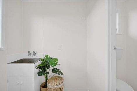 Photo of property in 9 Elm Grove, Westown, New Plymouth, 4310