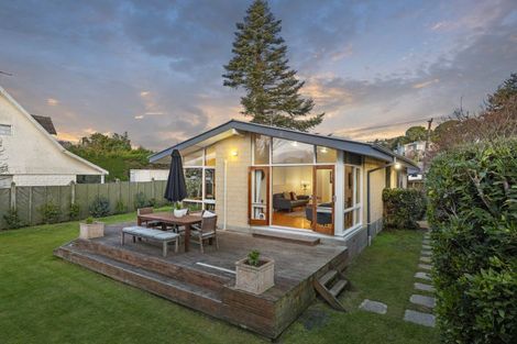 Photo of property in 394 Cashmere Road, Westmorland, Christchurch, 8025