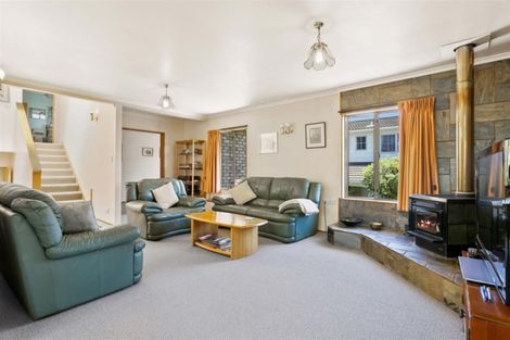 Photo of property in 20 Golders Place, Richmond Heights, Taupo, 3330