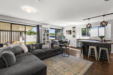 Photo of property in 402 Main North Road, Bay View, Napier, 4104