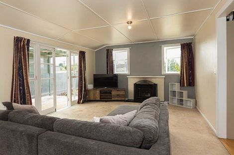 Photo of property in 1 Mcgreevy Street, Waipawa, 4210