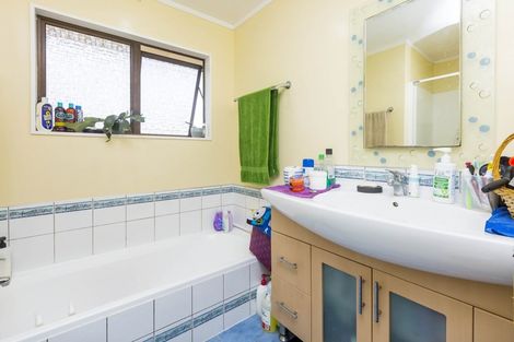 Photo of property in 3b Wyoming Grove, Totara Park, Upper Hutt, 5018