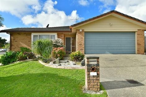 Photo of property in 1 Springtide Place, Red Beach, 0932